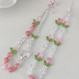 Pfirsich und Blumen Perlen Anhänger - süße Perle Lanyard Strap für iPhone, Schlüsselanhänger oder Tasche, Accessoire für Mädchen und Frauen