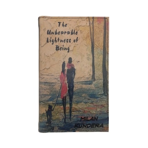 The Unbearable Lightness of Being van Milan Kundera - met leer bedekt, houten boek met harde kaft, gepersonaliseerd limited edition-cadeau