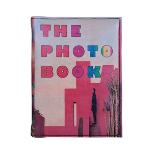 The Photography Book von Phaidon Press - Mit Leder bezogenes, Holz-Kaffeetischbuch, personalisiertes Geschenk in limitierter Auflage