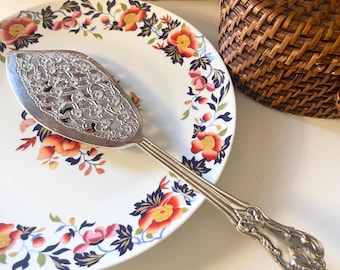 Vintage Silver Plated Cake or Fish Server Floral Bouquet Pattern, Wedding Silver, Large Utensil