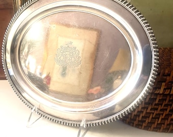 Vintage International Silver Co Oval Valet Tray, Silver Plated Tray, Cocktail Tray, Etched Lion Shield,, Grandmillennial Small Bar Tray