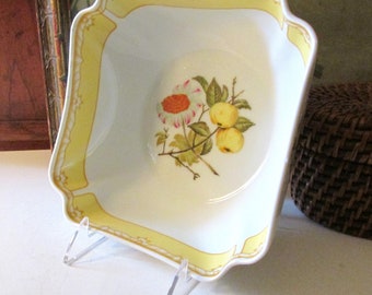 Vintage Georges Briard "Somerset" Fruit Bowl, Palm Beach Chic Decor, Grandmillennial Bowl, Yellow Floral and Fruits