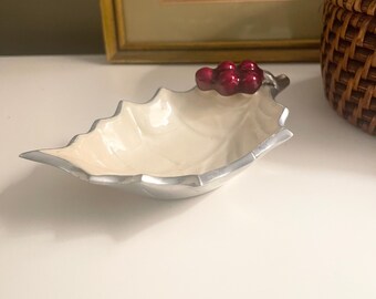 HOLIDAY DECOR & GIFTS