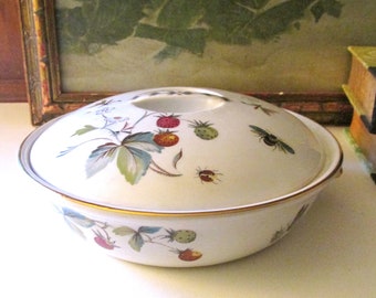 Vintage Royal Worcester "Strawberry Fair" Small Gold Trim Casserole Dish with Lid, Grandmillennial Oven Ware, Easter Dining