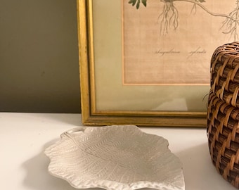 Vintage Colonial Williamsburg Restoration Leaf Trinket Dish, Fern Leaf Design