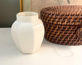 GRANDMILLENNIAL STYLE