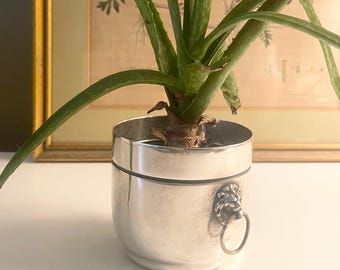 VINTAGE SILVER DECOR