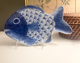 Vintage Chinoiserie Fish Tray, Blue White Decor, Beach House Entry Valet