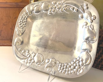 VINTAGE SILVER DECOR