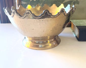 Vintage Monteith Hammered Brass Cachepot, Boho Brass Catchall, Florentine Decor, Hollywood Regency, Chinoiserie Chic, Home Office Decor
