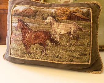PILLOWS & TEXTILES