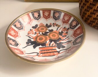 Vintage Chinoserie Imari Style Trinket Dish, Brass Encased Small Round Dish, Coffee Table Decor