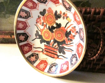 Vintage Chinoserie Imari Style Trinket Dish, Brass Encased Small Round Dish, Coffee Table Decor