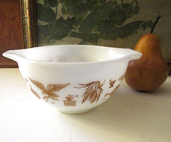 Vintage Small Pyrex Bowls, Sold Separately, Early American Cinderella Bowl  441, Amish Friendship Red Doves 401, 1 1/2 Pt Bowls 