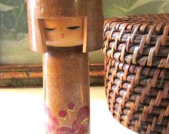 Vintage Japanese Kokeshi Doll, Mini Wood Doll, Geisha Statue, Hand Painted Art, Kokeshi Doll, Japan Hand Crafted Gift