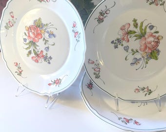 Four Vintage Arcopal France”Provincal” Dinner Plates, Milk Glass, Hand Painted French Provincal Floral Dinnerware