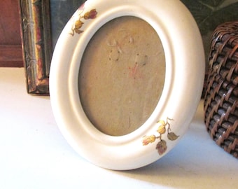 Vintage Oval Porcelain Photo Frame, Vanity Table Decor, Grandmillennial Gift, Wall Gallery Decor