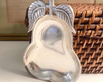 VINTAGE SILVER DECOR