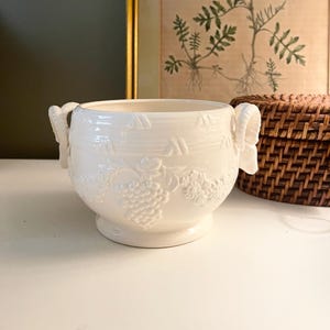 The Haldon Group 1988 Cachepot Cream Ware, Ram's Head, Palm Beach Decor