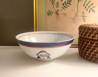 Vintage Chinese Armorial Footed Bowl Chinoiserie Chic, Japanese Export
