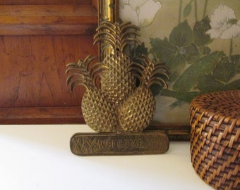 Vintage Brass Welcome Plaque, Pineapple Wall Plaque.  Brass "Welcome" Wall Plaque, Williamsburg Decor, Brass Wall Decor,