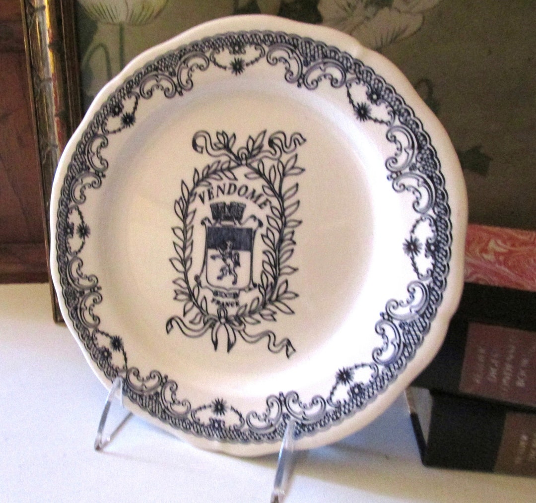 Vintage Gien France Plate, vendome, Coat of Arms, French Chic, Blue