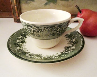 Williams-Sonoma Kent Green Vine Cup and Saucer, Ivy Grape Vine Josiah Wedgwood & Sons, Ltd, English Ironstone Dinner Plate, Holiday Table