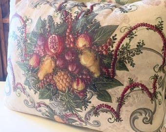 PILLOWS & TEXTILES