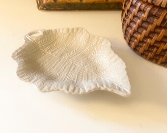 Vintage Colonial Williamsburg Restoration Leaf Trinket Dish, Fern Leaf Design