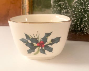 Lenox Winter Greetings, Small Christmas Nut Bowl, Red Berry and Holly Leaves, Holiday Candy Bowl
