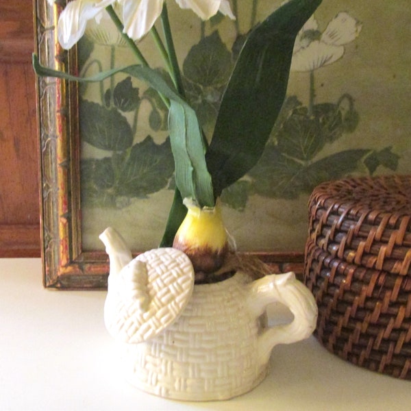 Vintage Coyne's & Co. Faux Floral Vase, Trompe l'oeil Woven Basket "Teapot", Vintage Gift, Faux Daffodil Flower Spray with Bulb