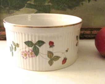 Vintage Wedgwood England "Wild Strawberry" Baking Dish, Oven To Table Souffle Dish