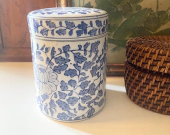 Vintage Oriental Lidded Box, Blue and White, Chinoiserie Chic Container, Mantel Decor, Grandmillennial Storage, Hollywood Regency Tea Box