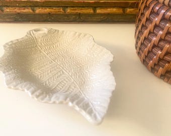 Vintage Colonial Williamsburg Restoration Leaf Trinket Dish, Fern Leaf Design