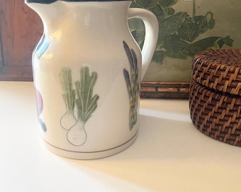 Vintage Hartstone Pottery USA 1990 "Farmers Market" Pitcher, Hand Painted Vegetables, Large Scale Farmhouse Jug, Gift For Gardener