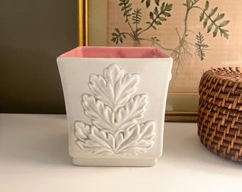 HOLIDAY DECOR & GIFTS
