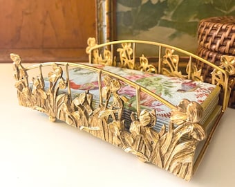 HOLIDAY DECOR & GIFTS