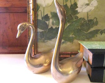 Vintage Pair of Brass Swans, Boho Brass, Vintage Brass Gift, Wedding Brass Mini Swans