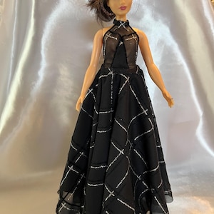Barbie night dress , curvy barbie.