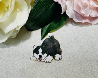 Vintage 1990’s Husky Pup Enamel & gold tone Brooch Pin