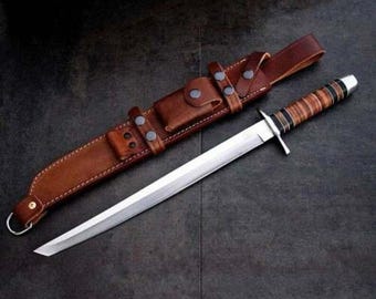 Katana corta de acero al carbono de 25 pulgadas de largo hecha a mano con funda de cuero