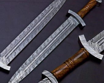 Espada vikinga de doble filo de acero de Damasco, hecha a mano y personalizada, con funda de cuero.