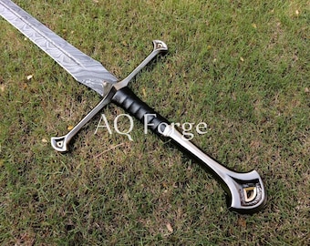 Espada medieval de doble filo de acero de Damasco hecha a mano de 35 pulgadas de largo con funda de cuero