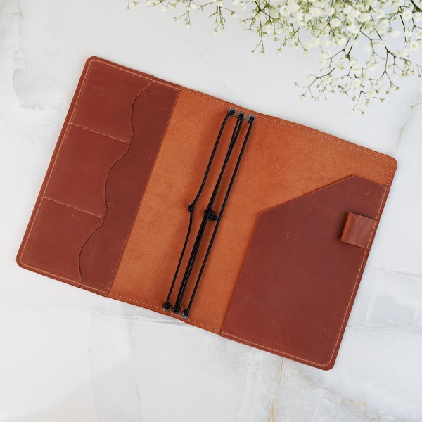 Leather notebook cover handmade, Personalized journal cover, Custom refillable journal, Engraved notebook cover, Journal cover with pockets