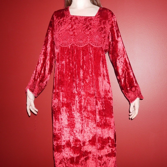 90s gothic boho vibrant red velvet long sleeve dre