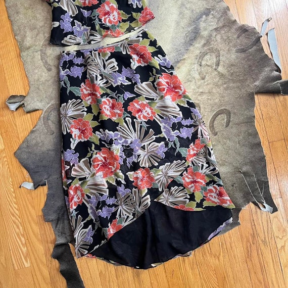 90s floral print silk two piece skirt and top set… - image 3