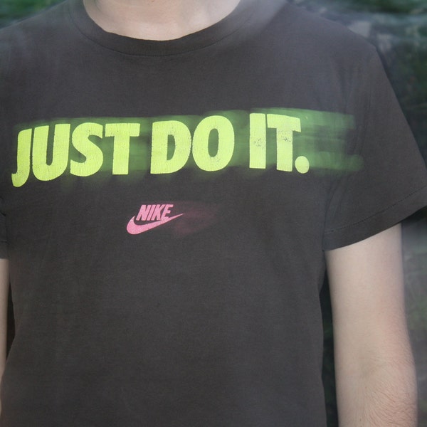 vintage 80s 90s mens ATHLETIC GOTH NIKE just do it graphic T shirt size M
