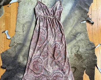 y2k boho paisley slip dress in a rose tan colorway sz medium made in usa