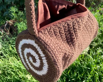 Sac au crochet en rouleau suisse I Adorable sac à bandoulière fait main, accessoire de printemps doux, cadeau d'anniversaire