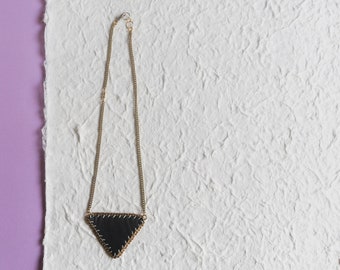 SIMPLE TRIANGLE NECKLACE, reversible, leather triangle necklace